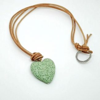 PENDANT GREEN LAVA HEART BROWN LEATHER